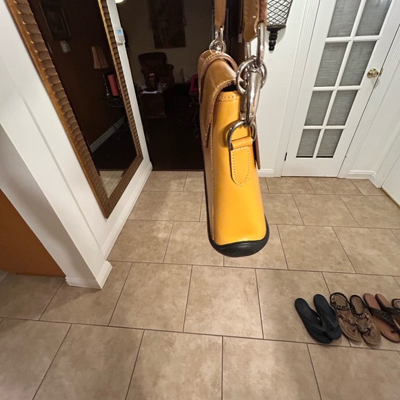 Vintage Dooney & Bourke Parasole Flap Mustard Leather Shoulder Bag - Picture 8 of 16